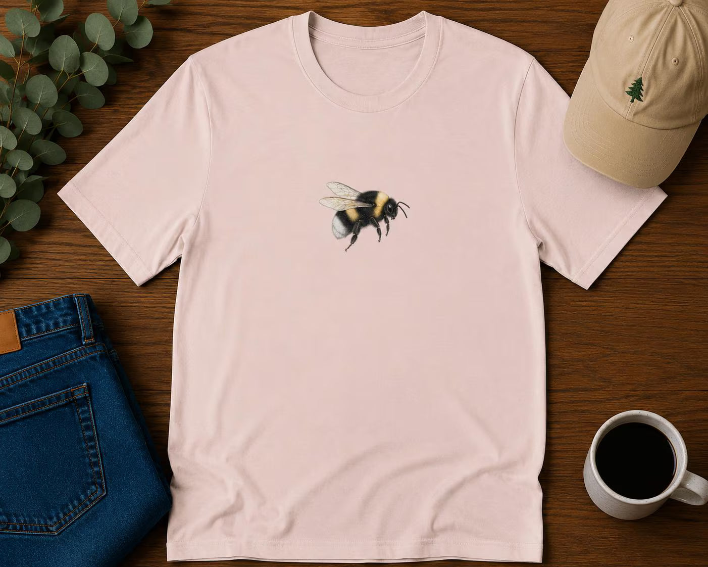 Humla Naturhistorisk Illustration | Skandinavisk Natur-t-shirt | Minimalistisk Bi-tröja