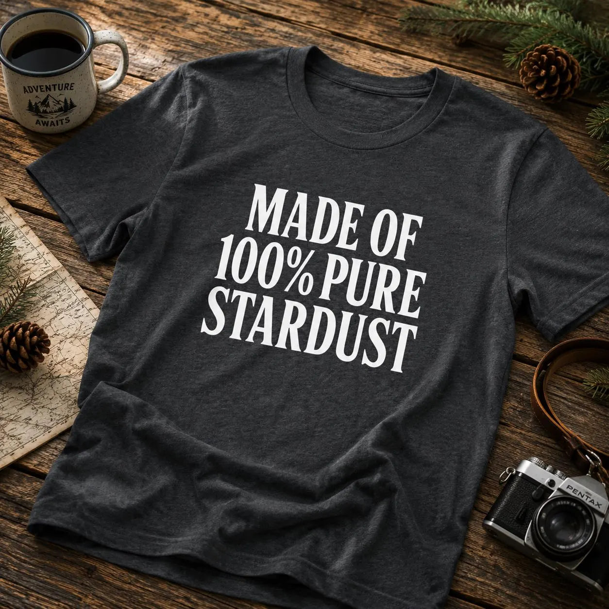 Gjord av 100% Rent Stjärnstoft T-shirt – Carl Sagan-inspirerad Astronomigåva – Himmelsk Vetenskap Unisex Grafisk T-shirt – Kläder för Rymdälskare